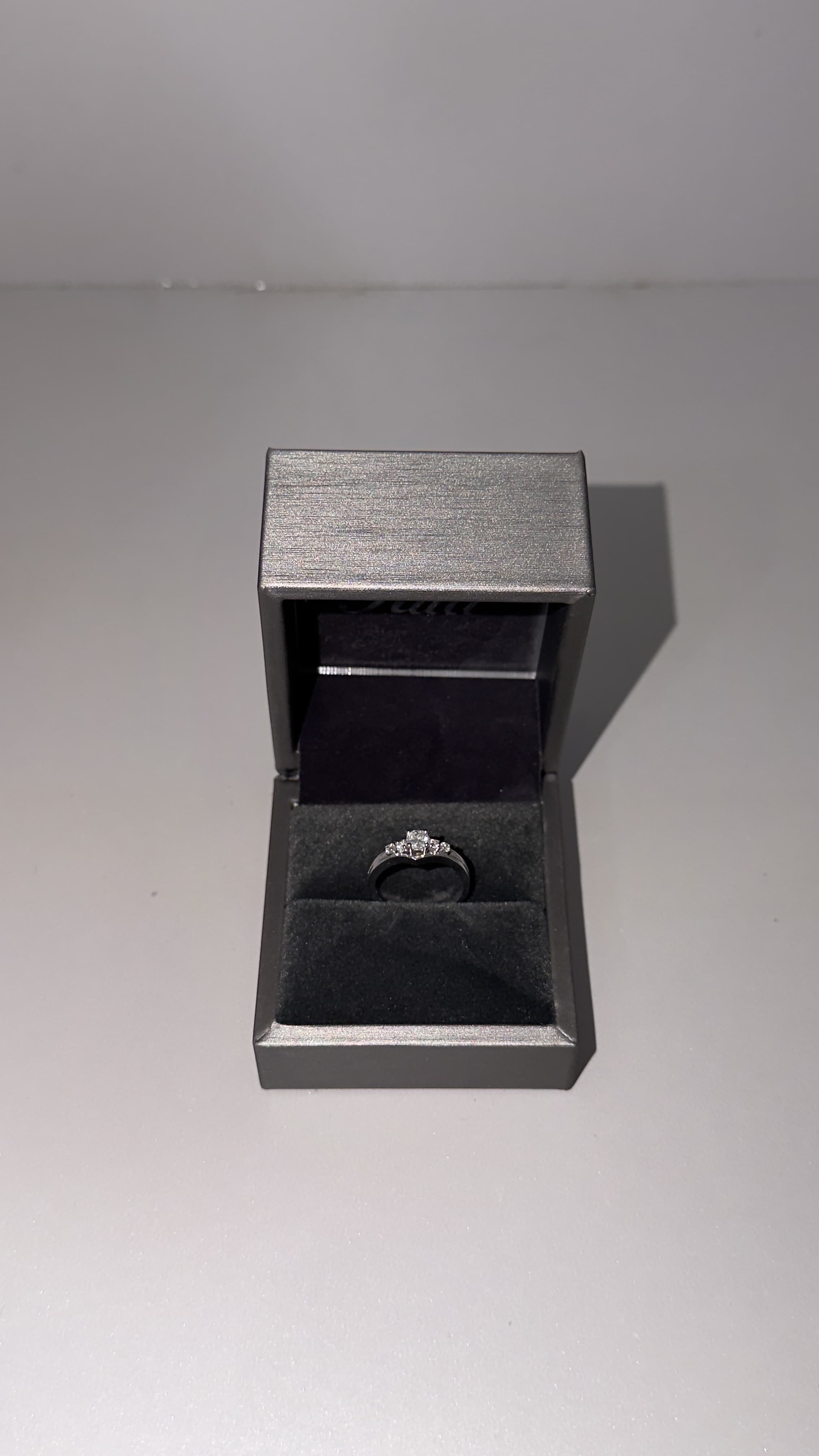 Diamond ring — photo 3 of 3